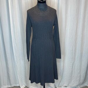 3 Sisters Gray Long Sleeve Pleated Dress Size Large